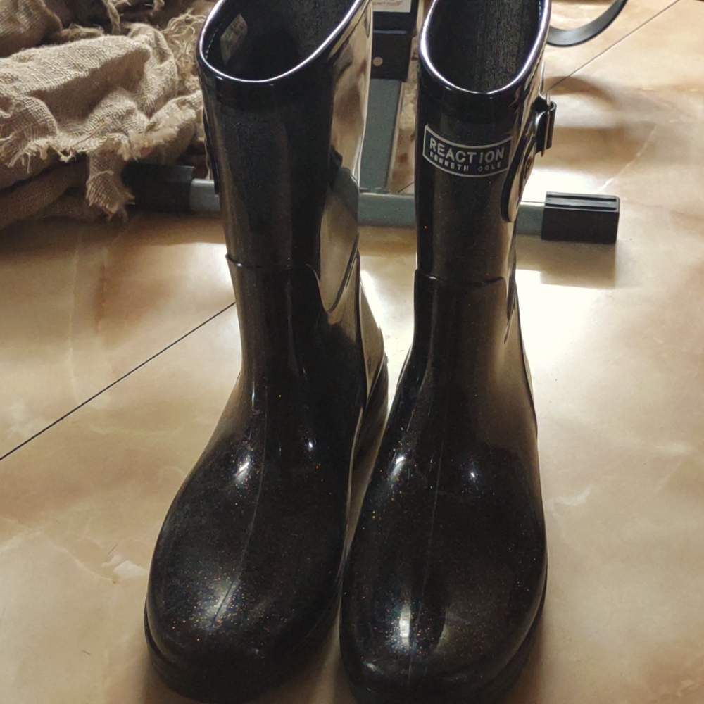 Kenneth Cole Reaction rainboots